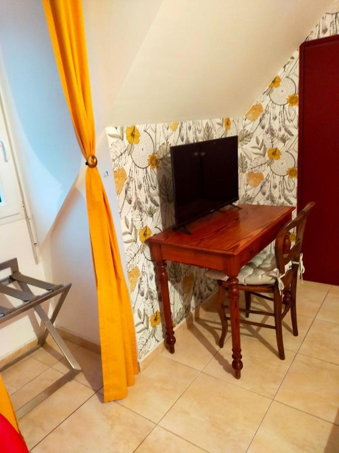Petit Chatelet Bis Hirel Exterior foto