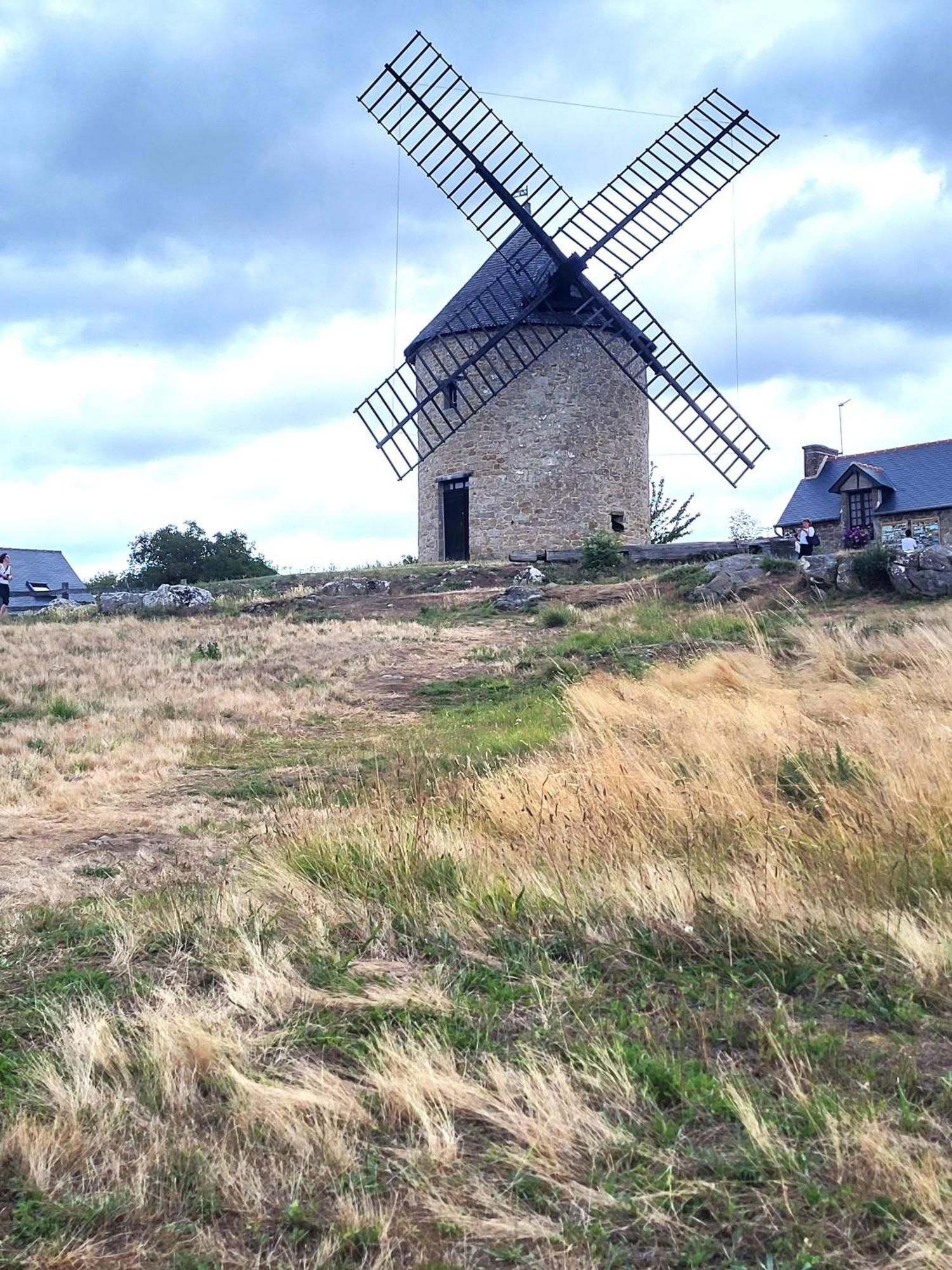 Petit Chatelet Bis Hirel Exterior foto